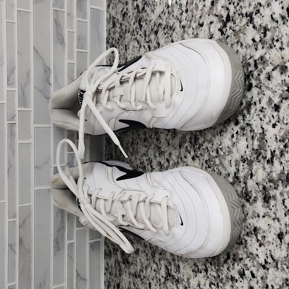 White & Black Nike Court Lite Tennis Shoes sz 13 - 845201-100 low top sneakers - Picture 2 of 7